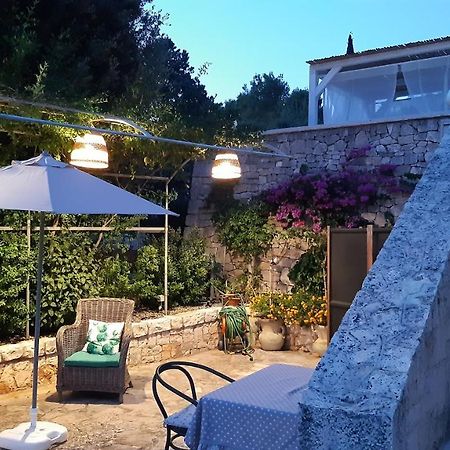 セルヴァ・ディ・ファザーノ Trulli Giaci&Mauriアパートホテル エクステリア 写真