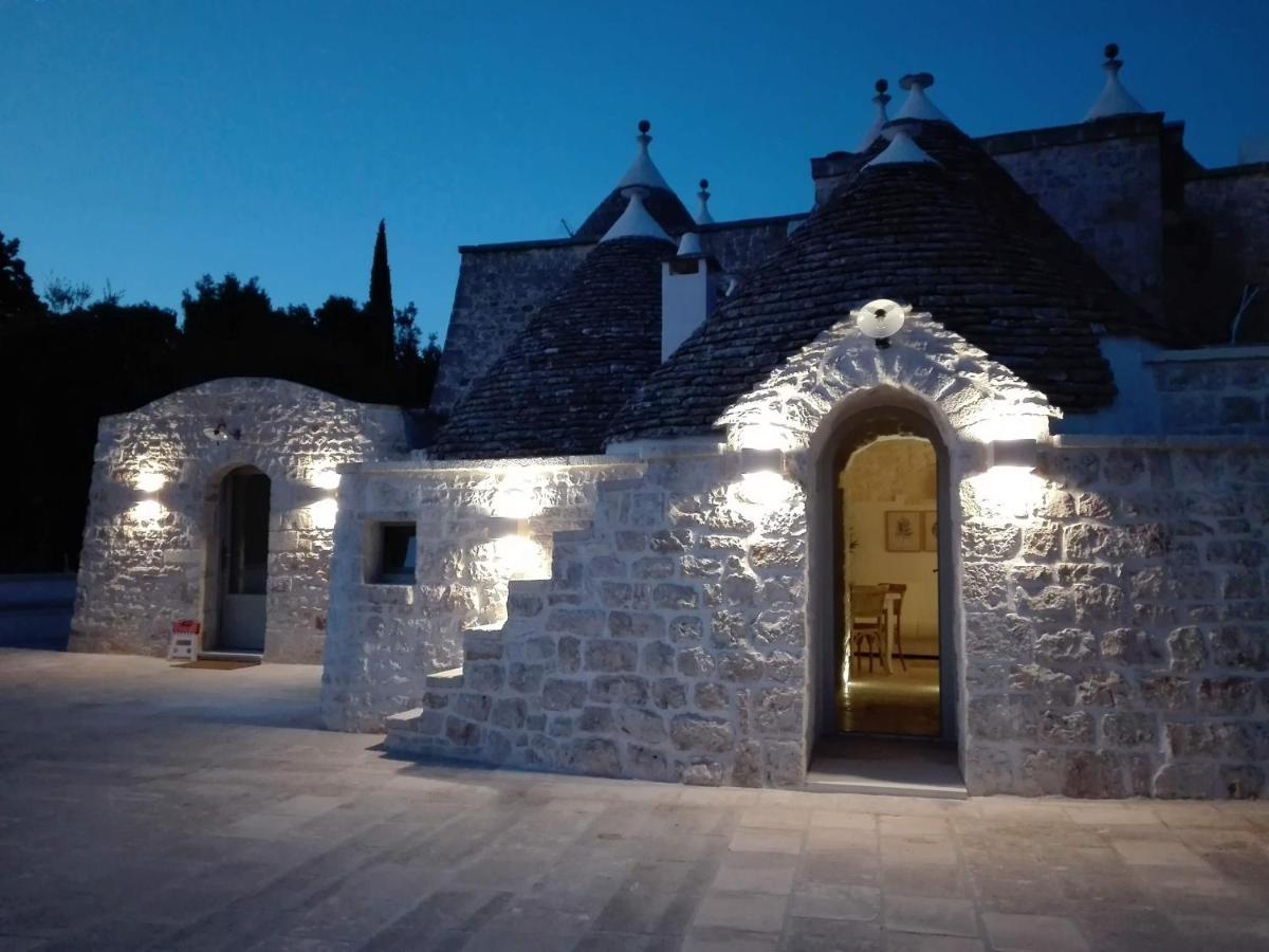 セルヴァ・ディ・ファザーノ Trulli Giaci&Mauriアパートホテル エクステリア 写真