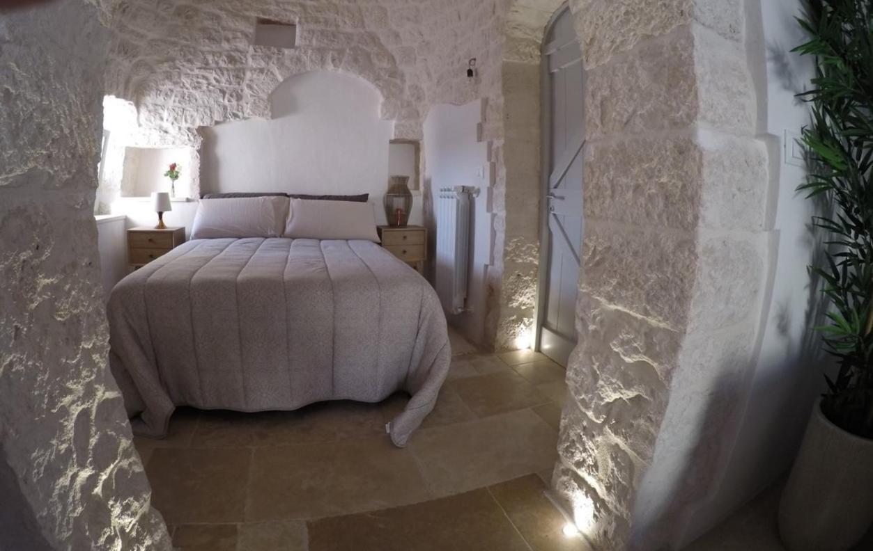 セルヴァ・ディ・ファザーノ Trulli Giaci&Mauriアパートホテル エクステリア 写真