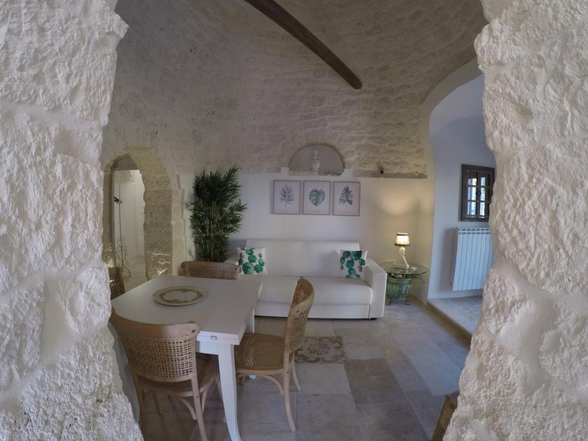 セルヴァ・ディ・ファザーノ Trulli Giaci&Mauriアパートホテル エクステリア 写真