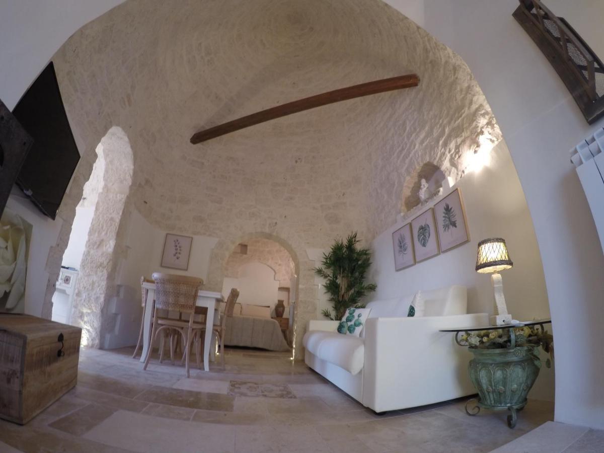 セルヴァ・ディ・ファザーノ Trulli Giaci&Mauriアパートホテル エクステリア 写真