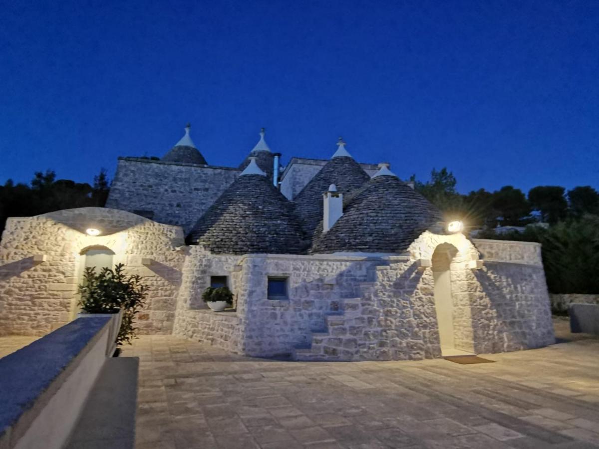 セルヴァ・ディ・ファザーノ Trulli Giaci&Mauriアパートホテル エクステリア 写真