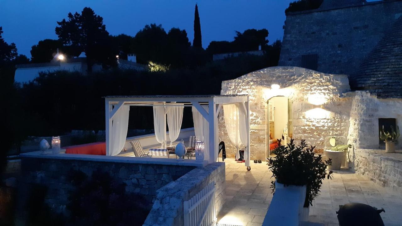 セルヴァ・ディ・ファザーノ Trulli Giaci&Mauriアパートホテル エクステリア 写真
